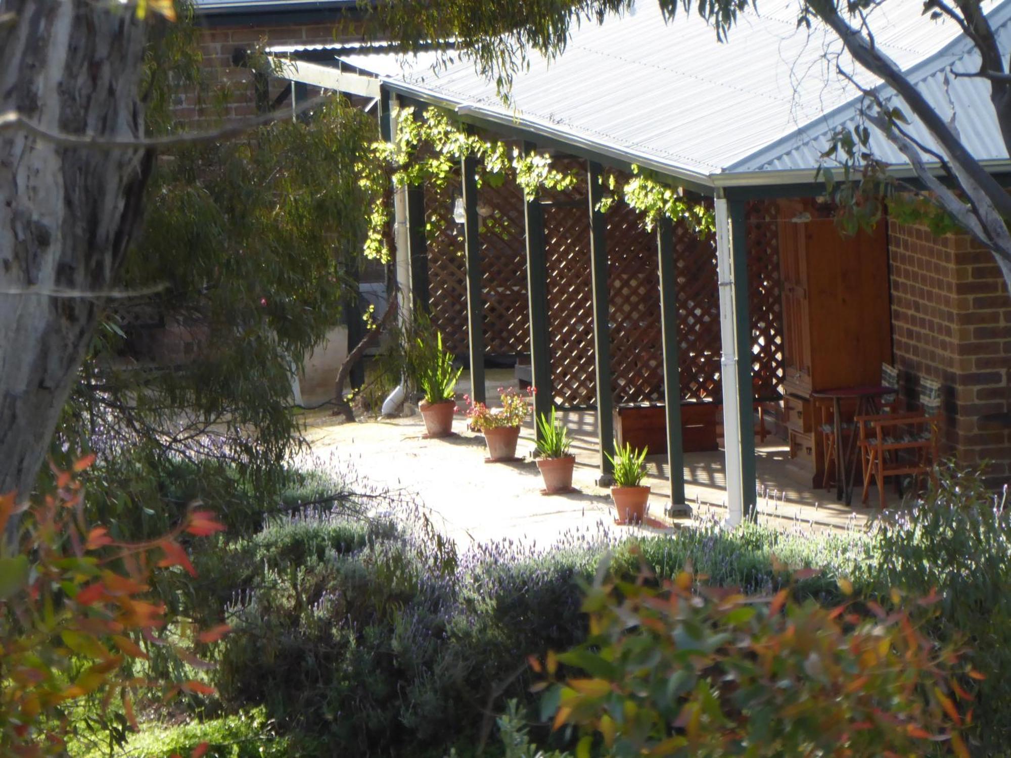 Battunga Cottages Watervale Exterior photo